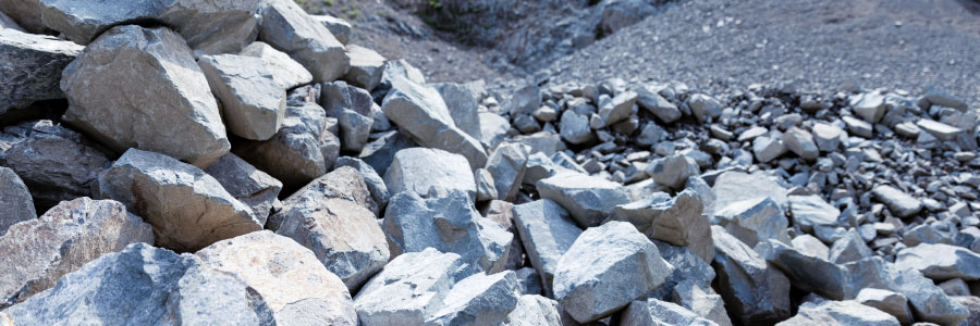 由谷石(よしたんいし) 採石場 富山県朝日町大平 糸魚川市 デイサイト Dacite 安山岩